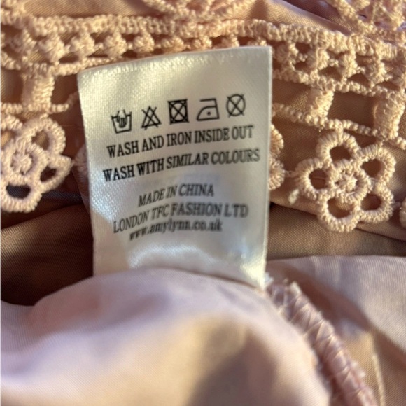 Amylynn Crochet Lace Crop Women's Blouse in Soft Pink - S - Picture 4 of 7